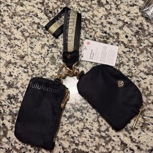 Lululemon Green and White Wristlet Set